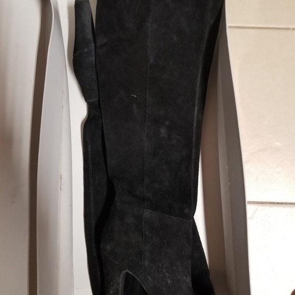 Boots - Picture 2 of 4